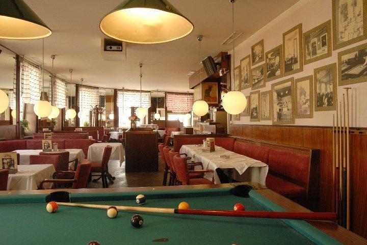 Madar Cafe Central Мельк Екстер'єр фото