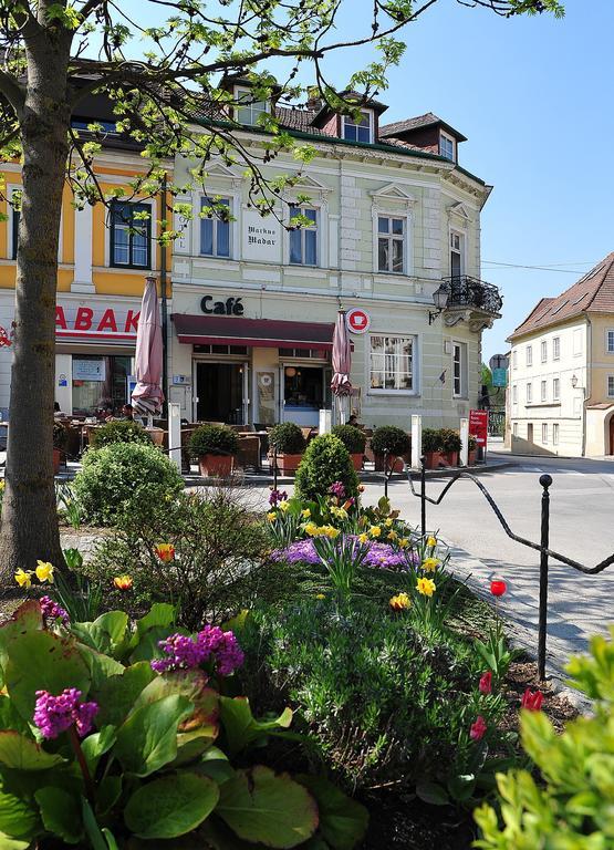 Madar Cafe Central Мельк Екстер'єр фото